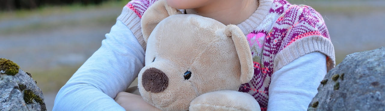Cosa fare per creare fiducia tra cane e bambini: la guida